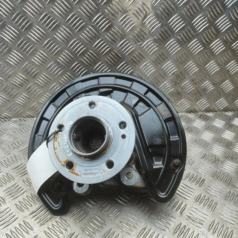 Rear wheel hub A2433570600