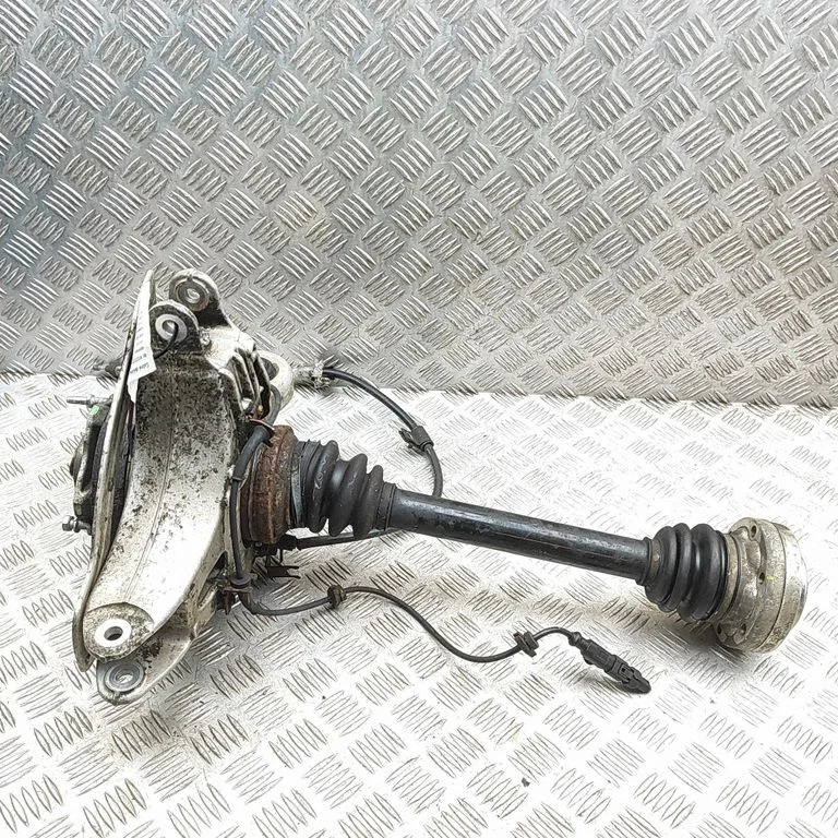 Rear wheel hub 28A34102