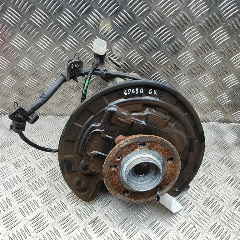 Aizmugurējā rumba – Mercedes-Benz GLA klase H247 (2020-)