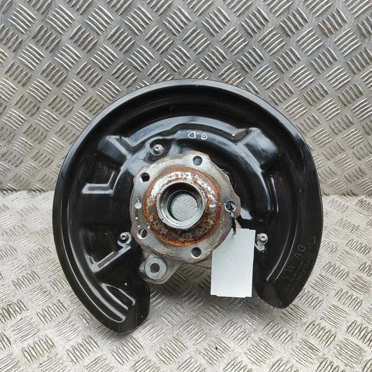 Rear wheel hub 95C505434B