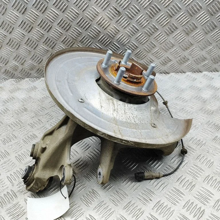 Rear wheel hub L8B25A971BA