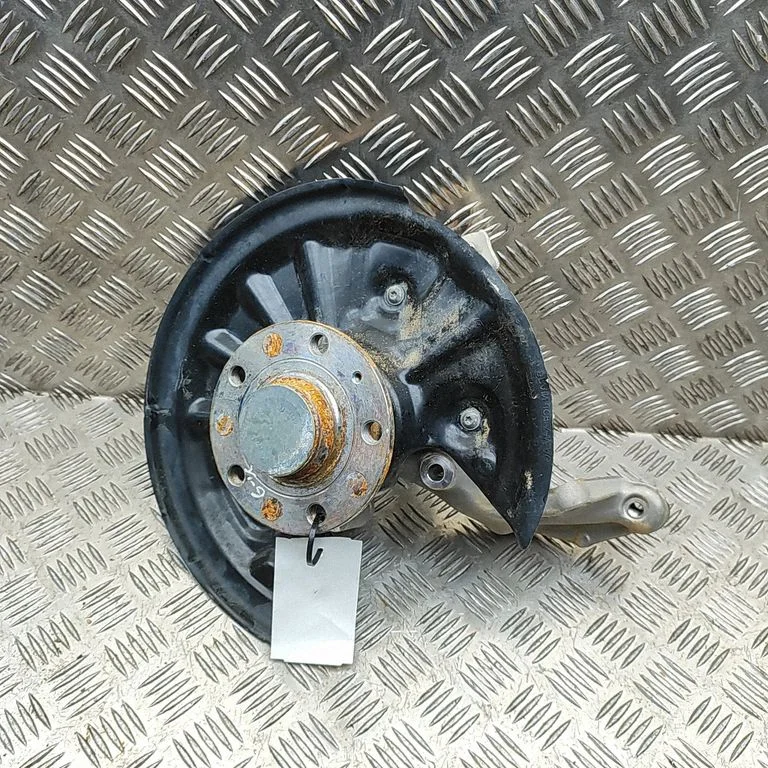 Aizmugurējā rumba 3Q0615611B