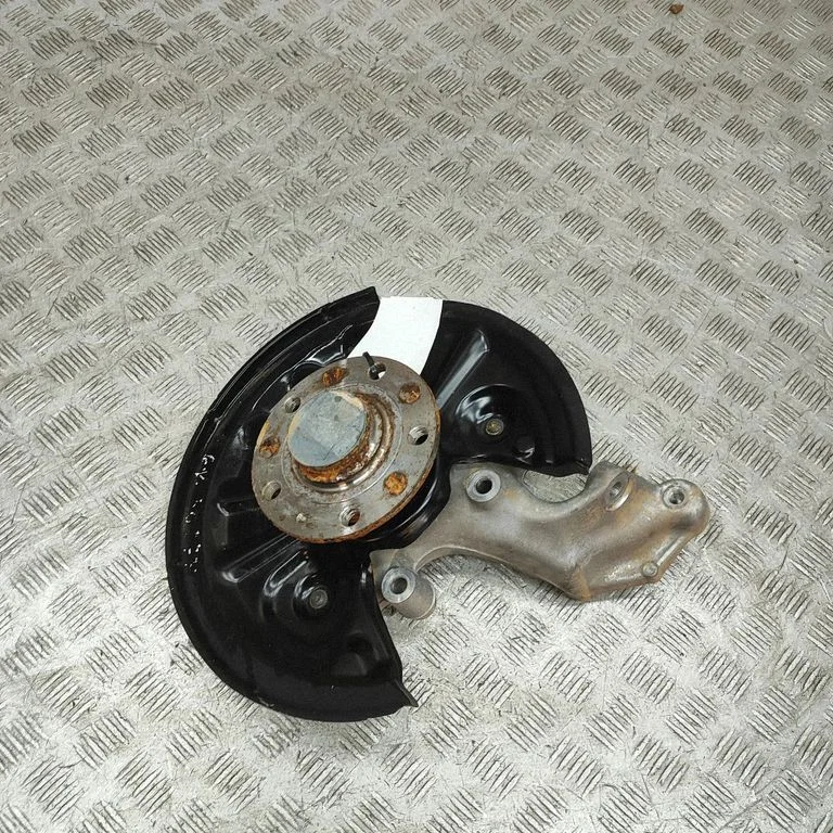 Tagumine rumm 5QF505435G