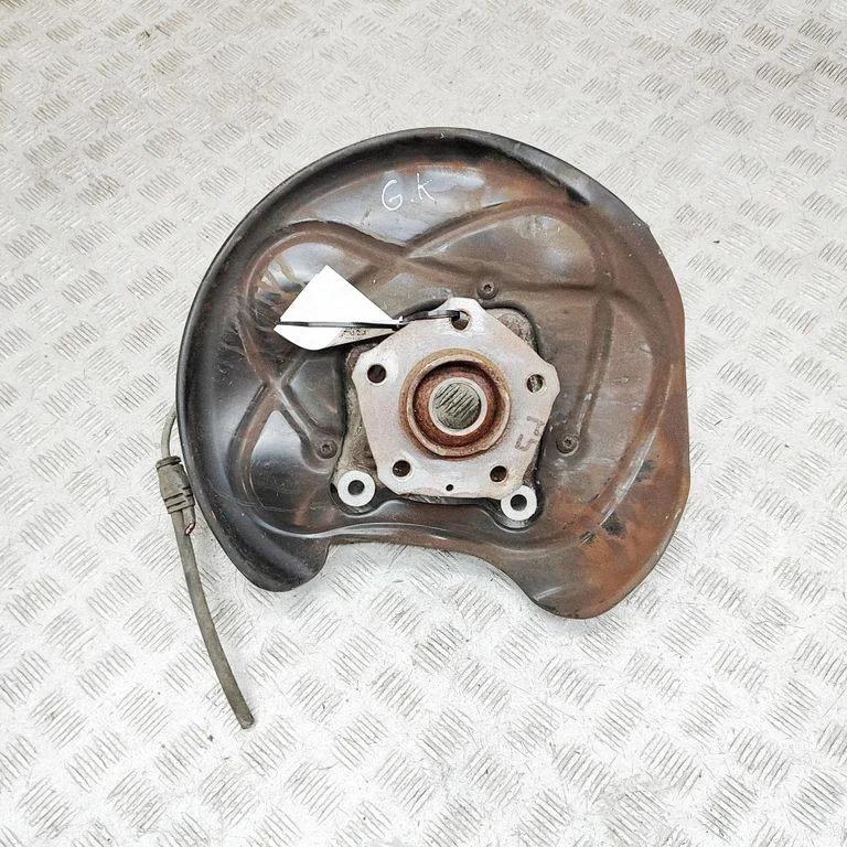 Tagumine rumm 4KE505431C