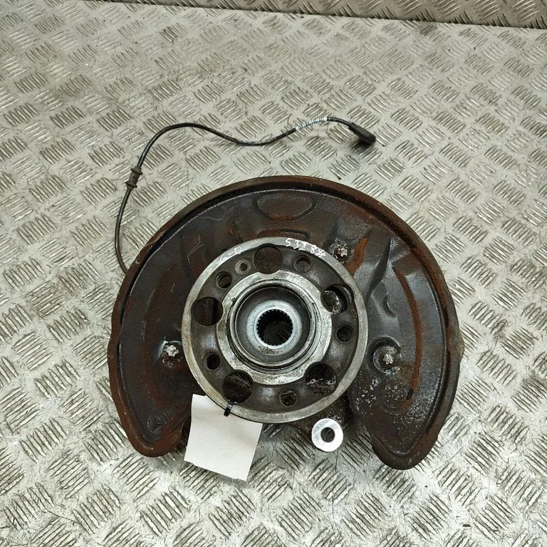Rear wheel hub A2133503205