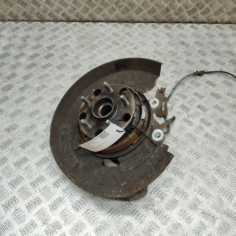 Tagumine rumm 4230424040 – Lexus RC (2014-)