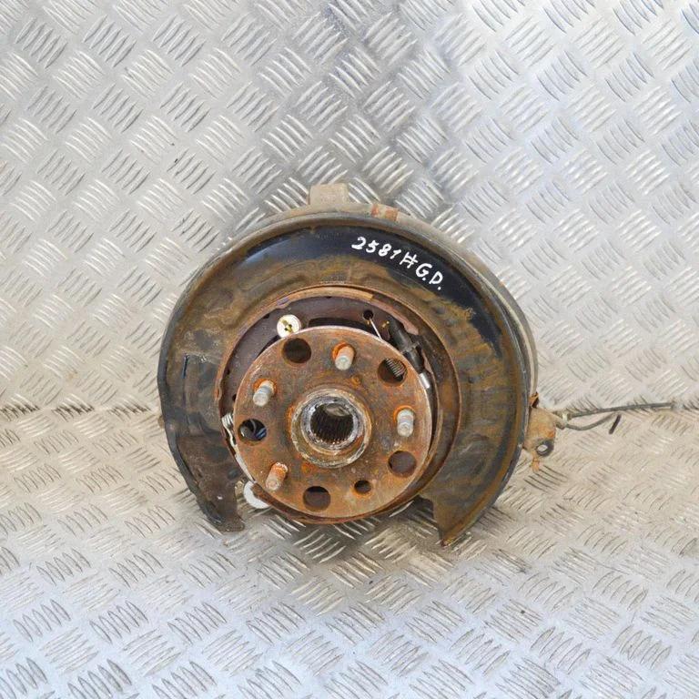 Tagumine rumm – Lexus IS III XE30 (2013-2020)