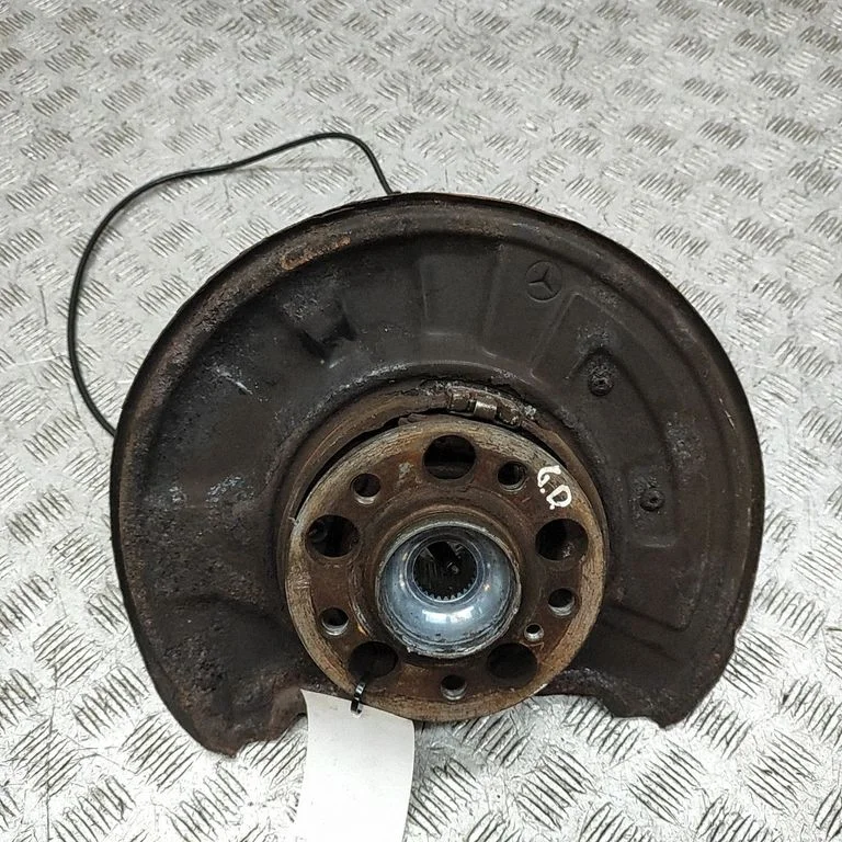 Rear wheel hub A2043500441