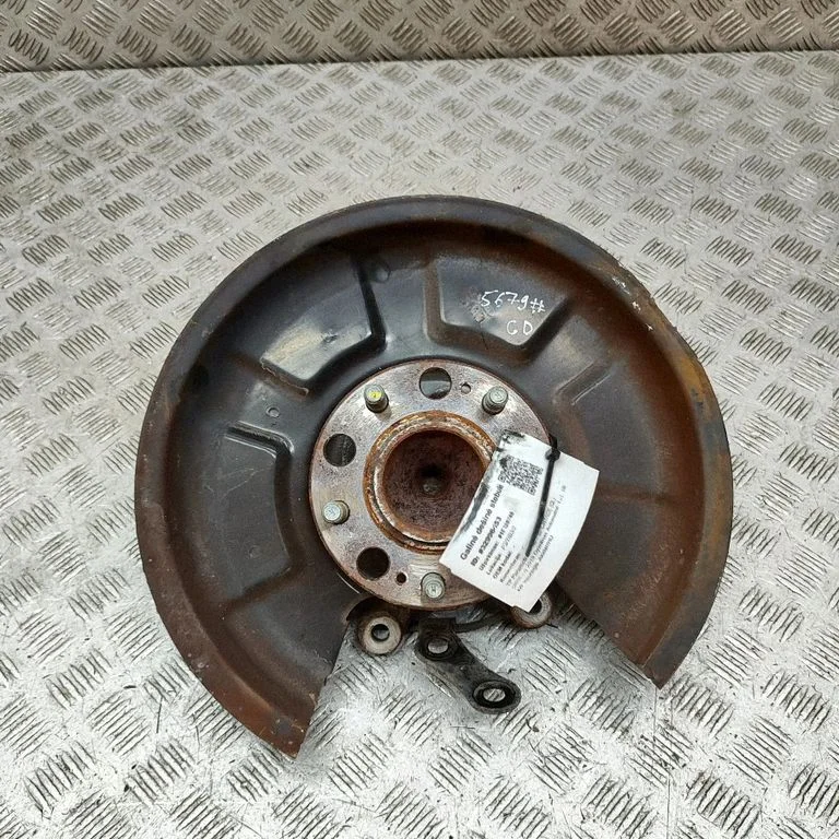 Rear wheel hub 52720D7000