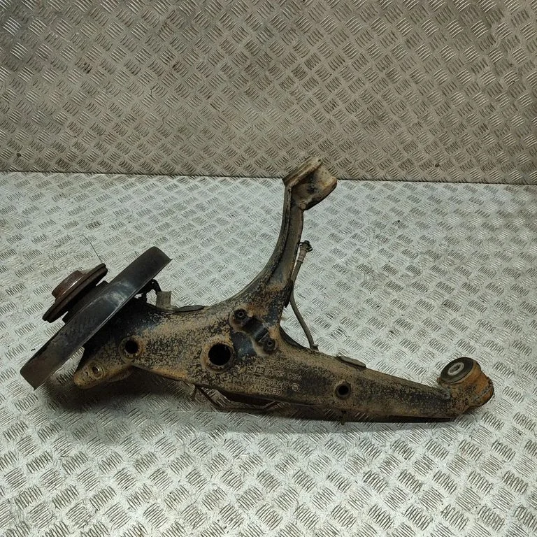 Aizmugurējā rumba 7E0501414A