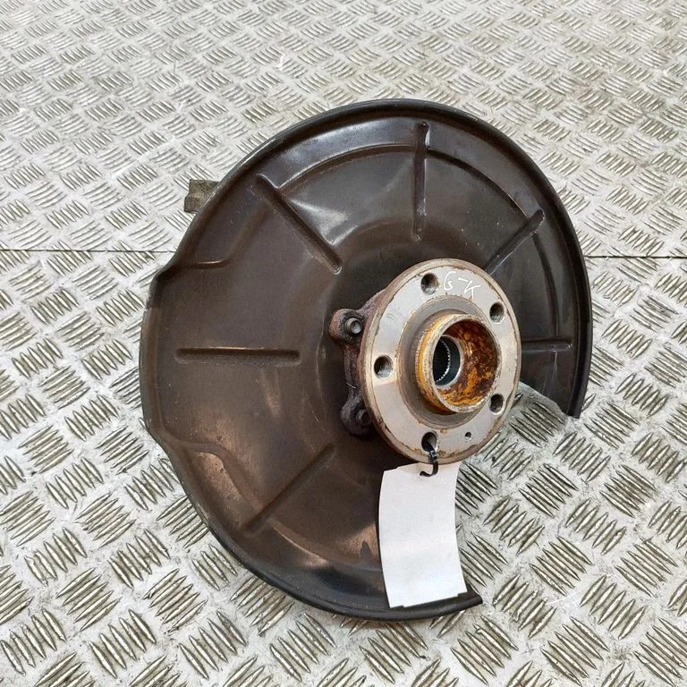 Rear wheel hub 32246338