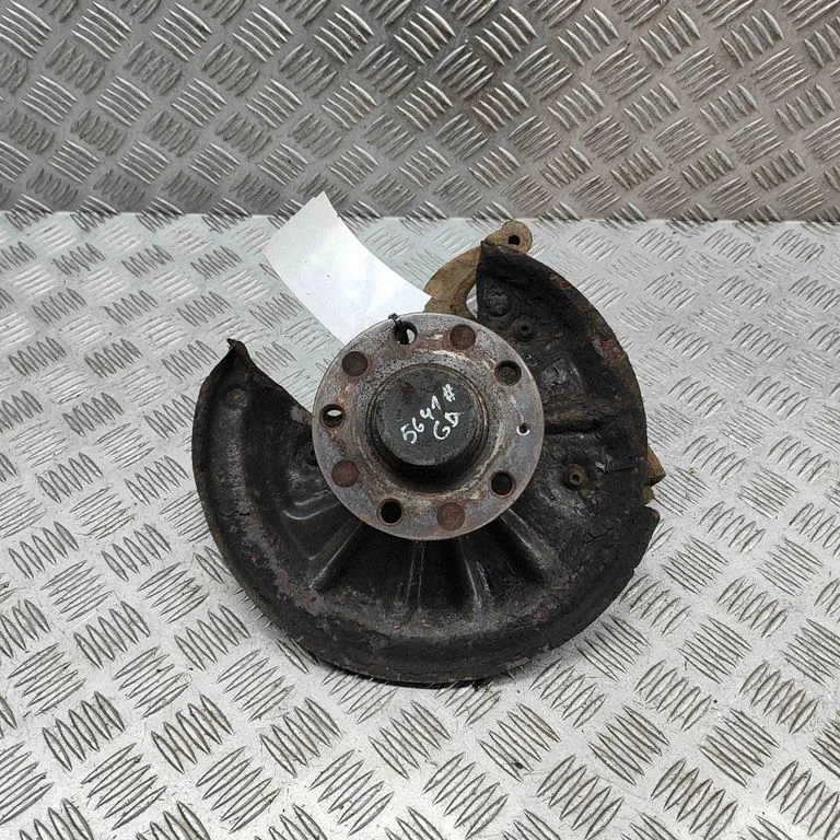 Aizmugurējā rumba 8V0598611A