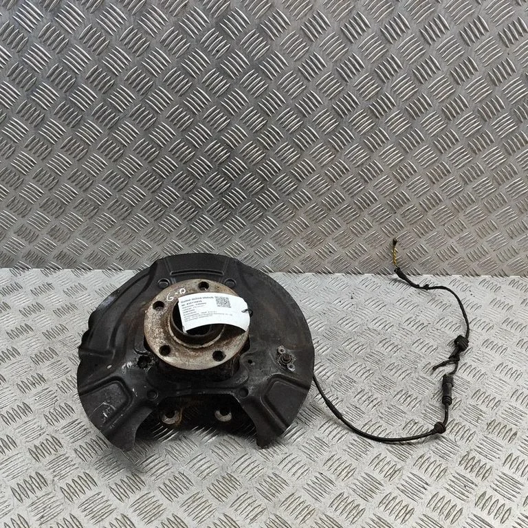 Rear wheel hub 6797570