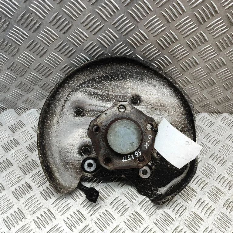 Aizmugurējā rumba 8W0615611