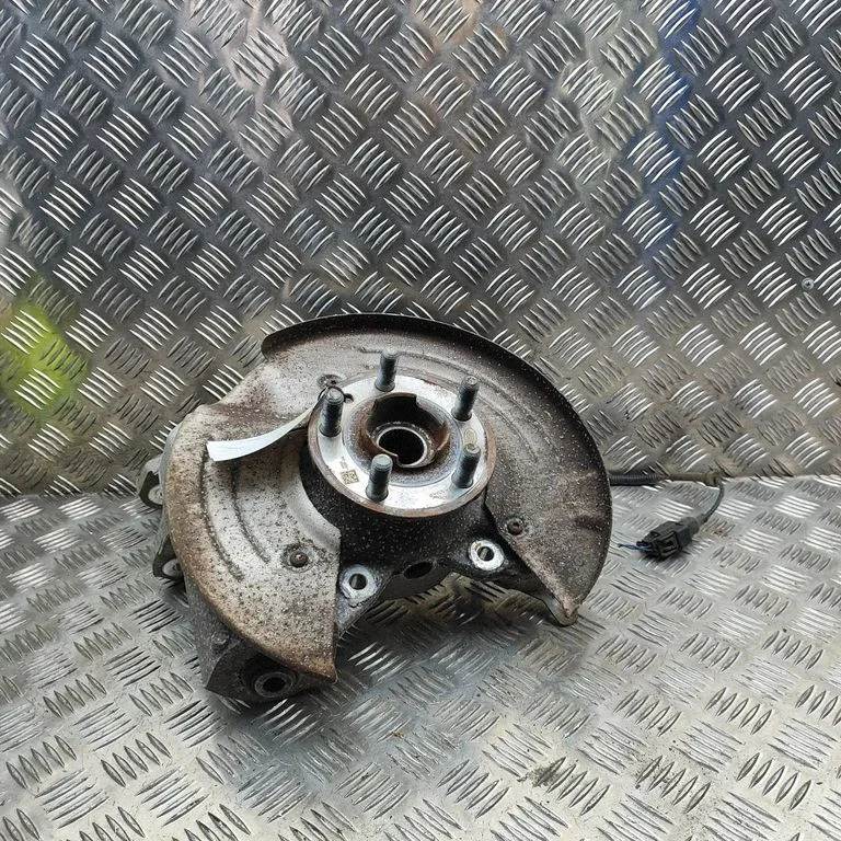 Rear wheel hub J9D35A971AA