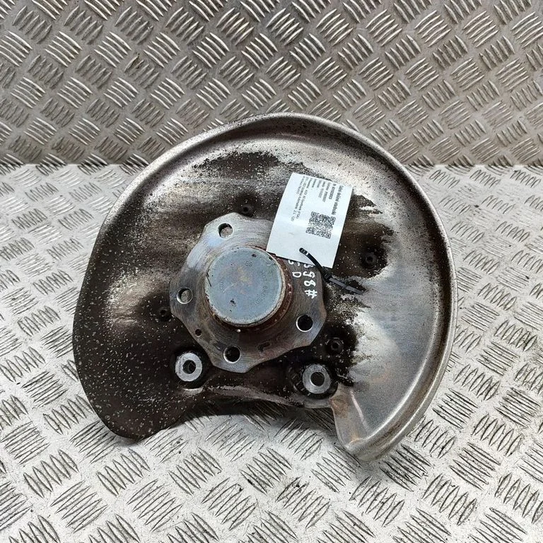 Aizmugurējā rumba 8W0501611B