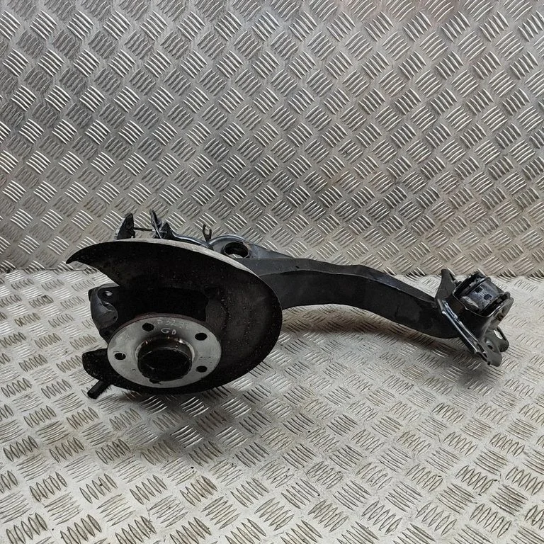 Tagumine rumm 8842880