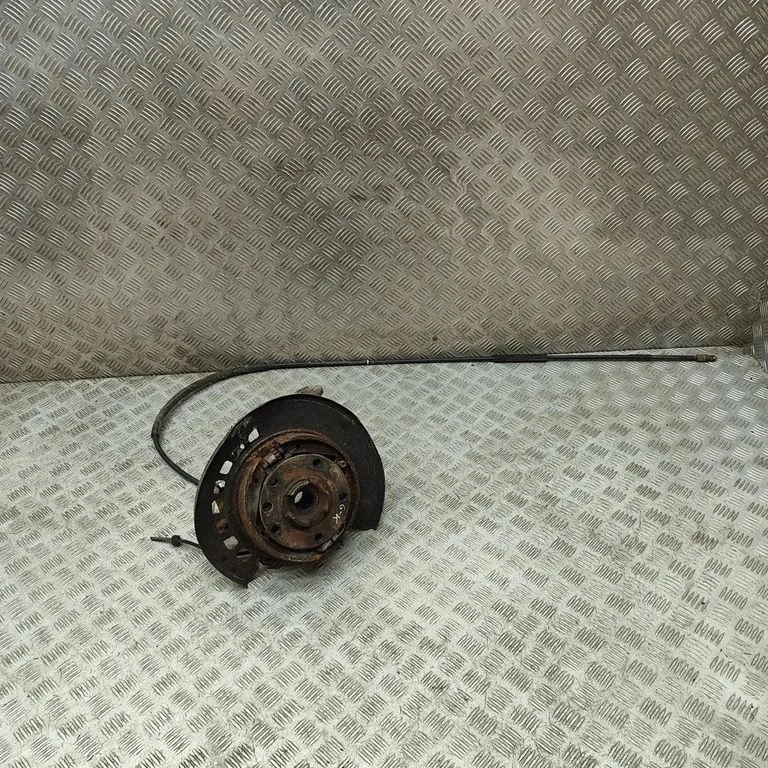 Tagumine rumm 7L8505435