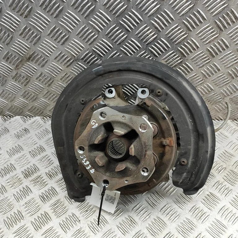 Rear wheel hub 9Y0505432D