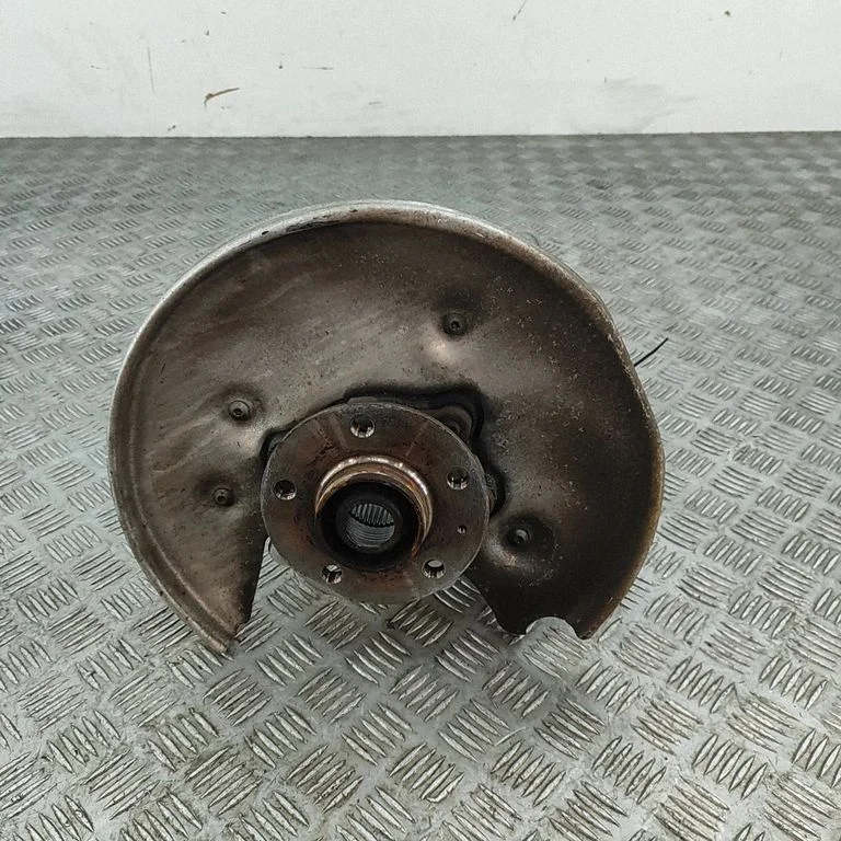 Rear wheel hub – Audi Q5 SQ5 8R (2008-2017)