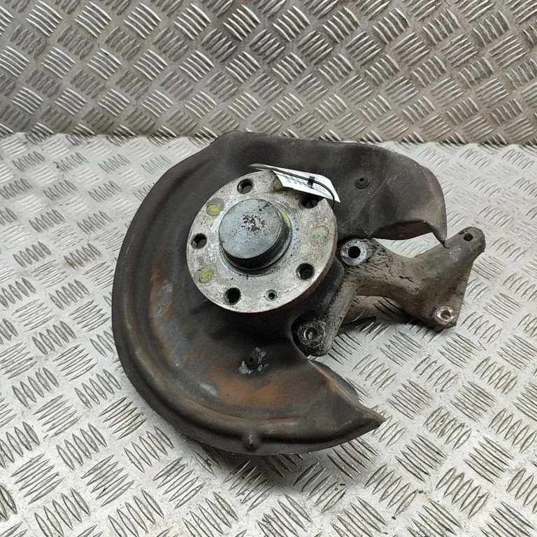 Rear wheel hub 1T0598611B