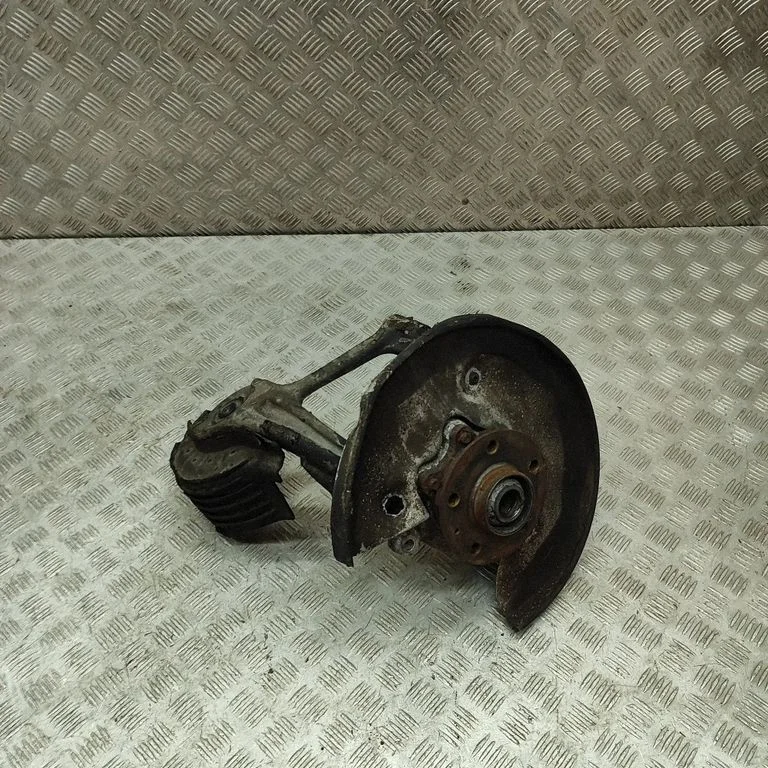 Aizmugurējā rumba 8R0505432F