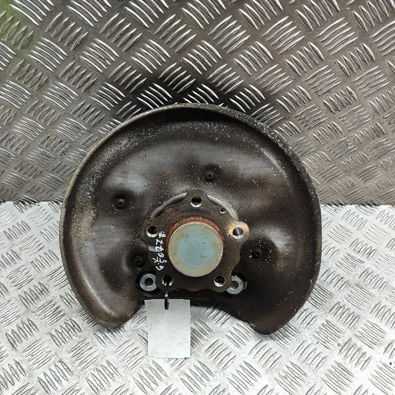 Aizmugurējā rumba 8W0615611D