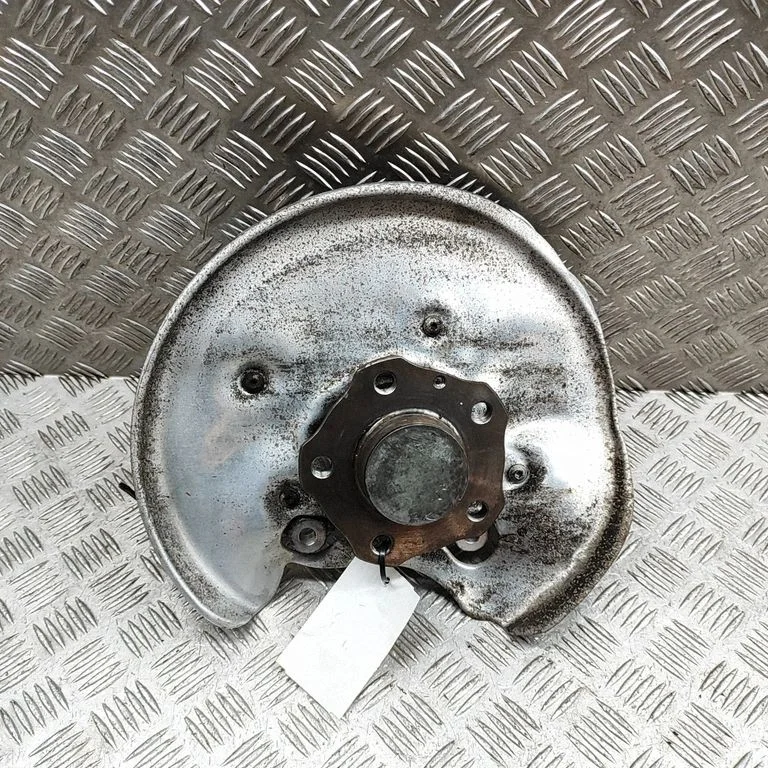 Aizmugurējā rumba 8W0615611