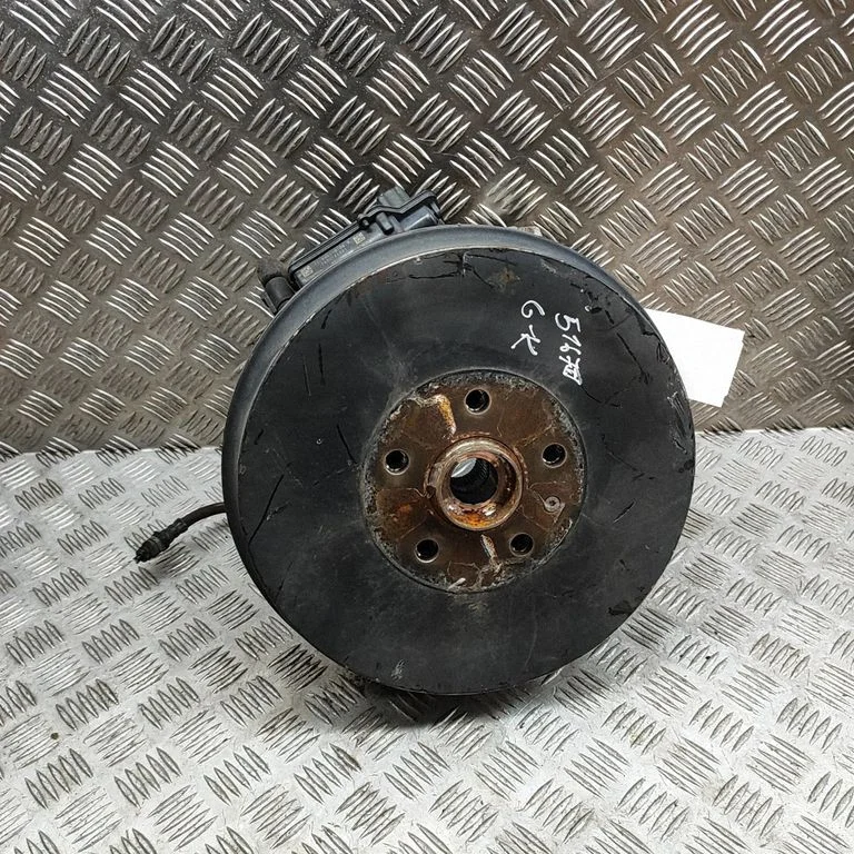 Tagumine rumm 1EA609075