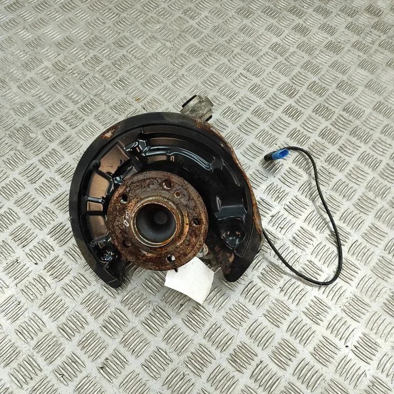 Aizmugurējā rumba – Mercedes-Benz A klase W176 (2012-2018)