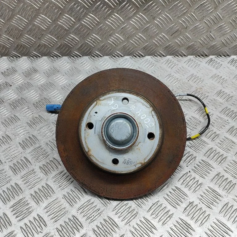 Rear wheel hub 517633