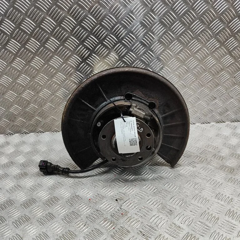 Aizmugurējā rumba 7P0505436B