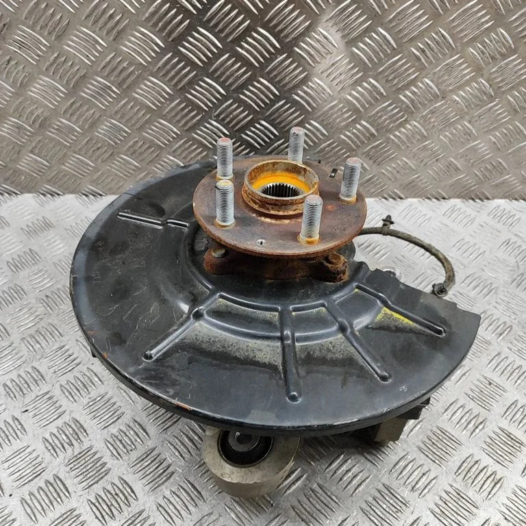 Rear wheel hub ST2404101