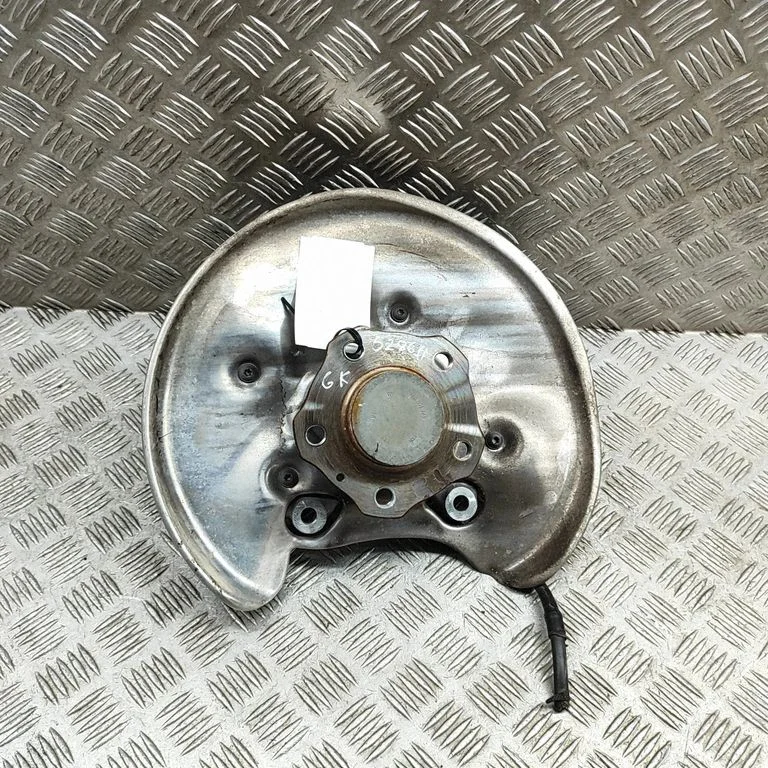 Aizmugurējā rumba 8W0615611D