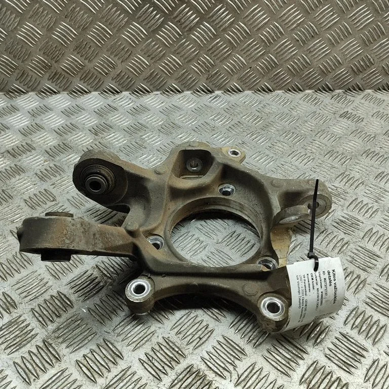 Tagumine rumm G22J101339 – Genesis GV60 (2021-)