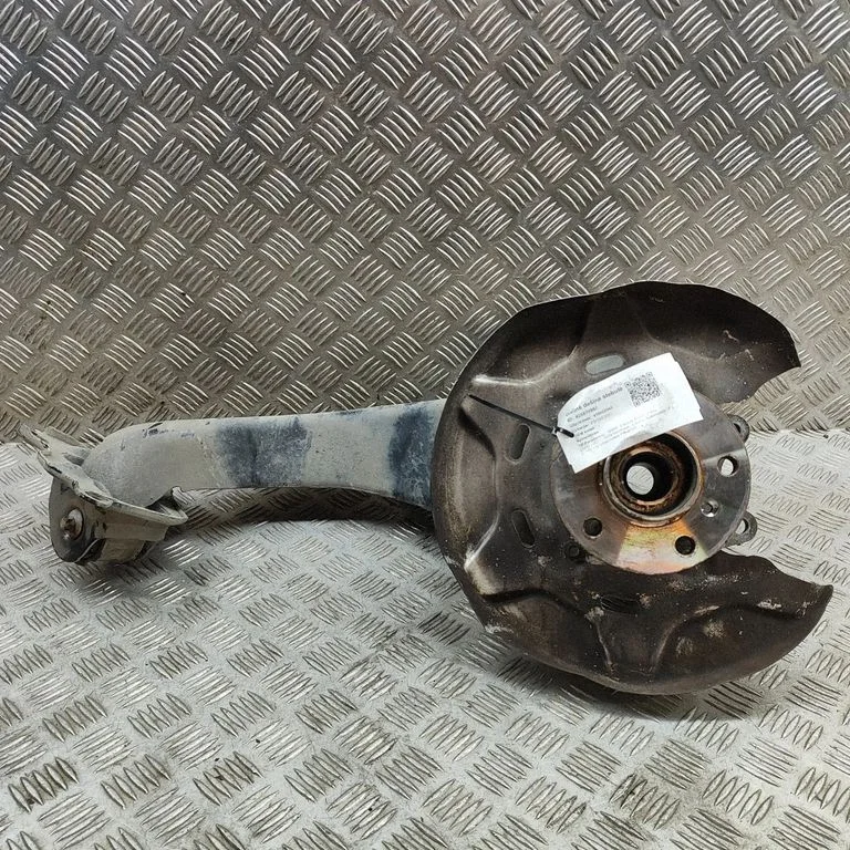 Aizmugurējā rumba – BMW 2. sērija F45 (2014-2021)