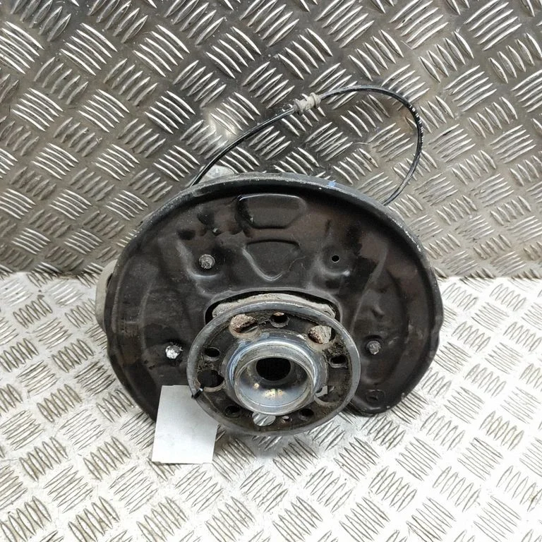 Tagumine rumm – Mercedes-Benz C-klass W205 (2014-2021)
