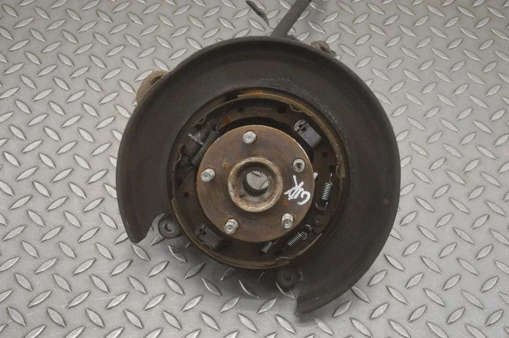 Rear wheel hub – left