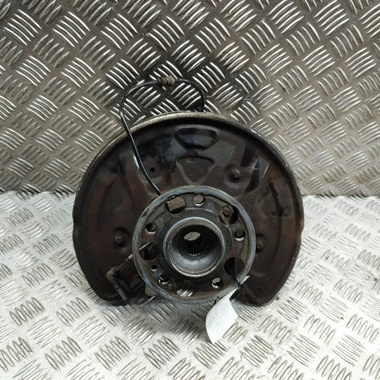Rear wheel hub A2133503205