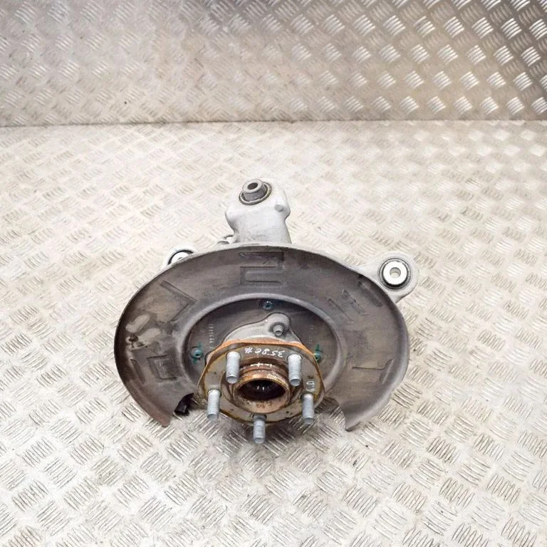 Tagumine rumm 1044666A