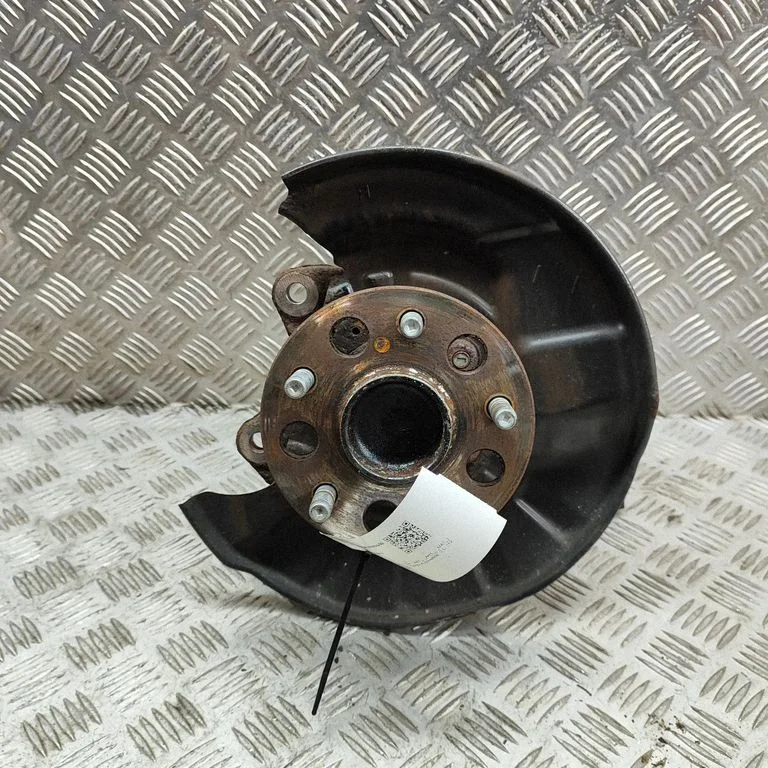 Rear wheel hub – Lexus UX (2018-)