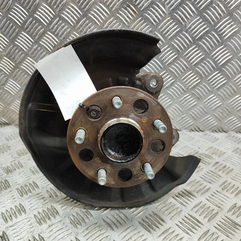 Rear wheel hub – Lexus UX (2018-)