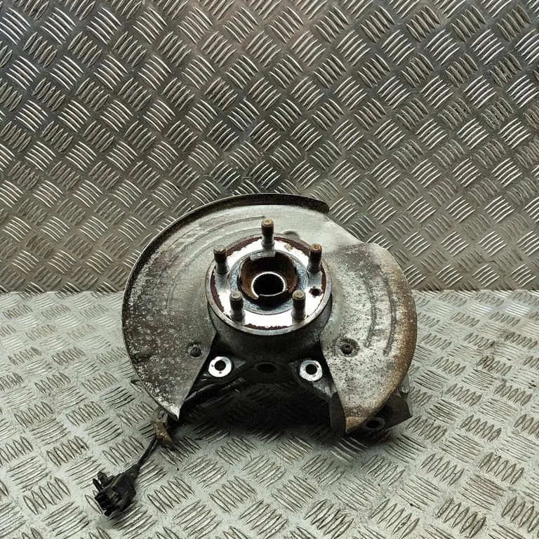 Aizmugurējā rumba HK831109AA