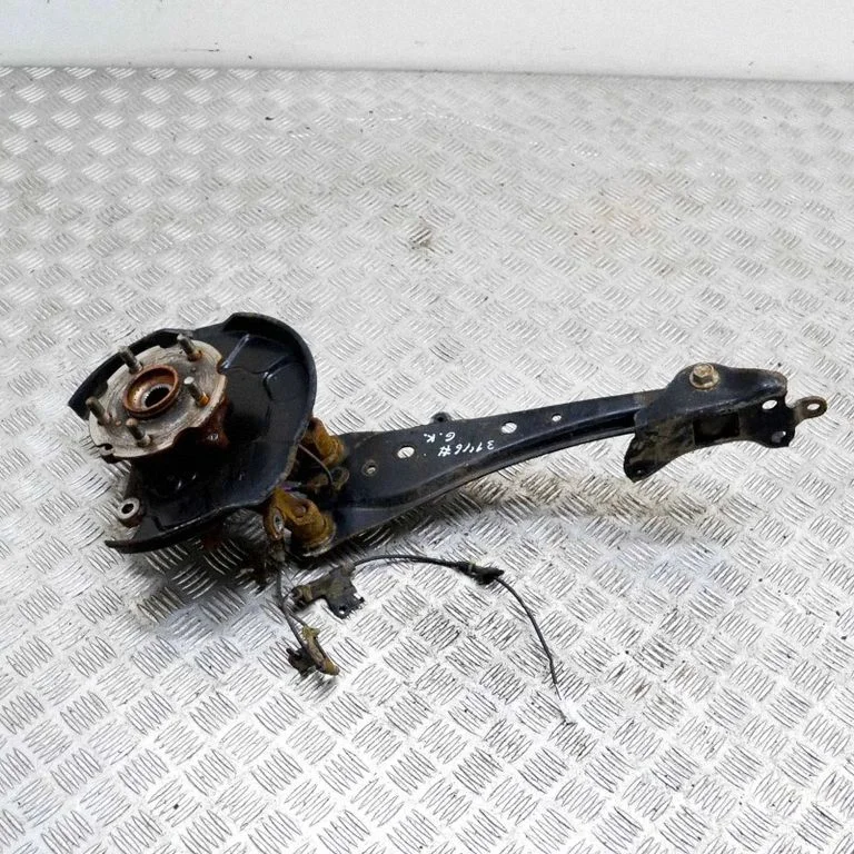 Tagumine rumm R63L