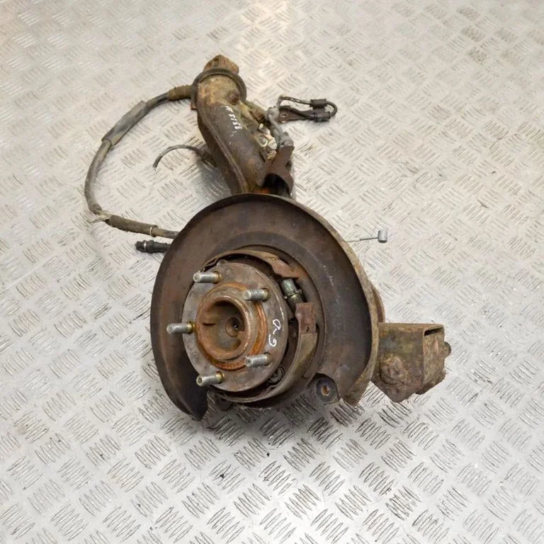 Rear wheel hub – right