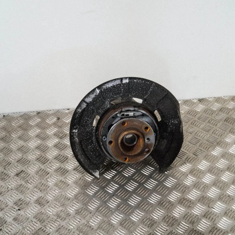 Tagumine rumm – BMW X5 F15 (2013-2017)
