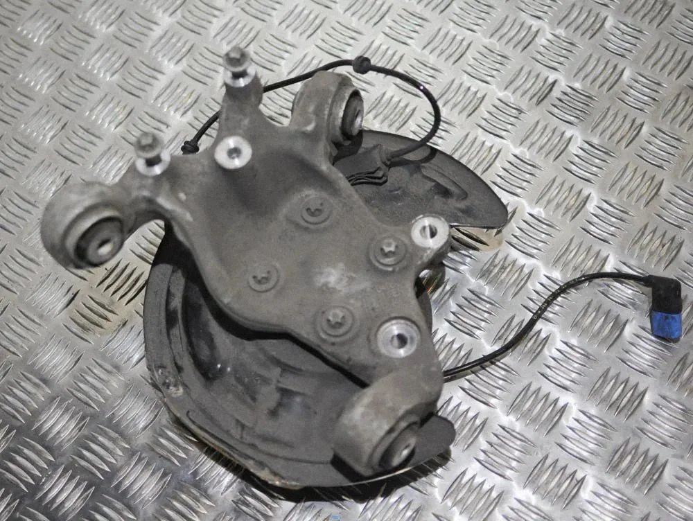 Aizmugurējā rumba – Mercedes-Benz CLA klase C117 X117 W117 (2013-2019)