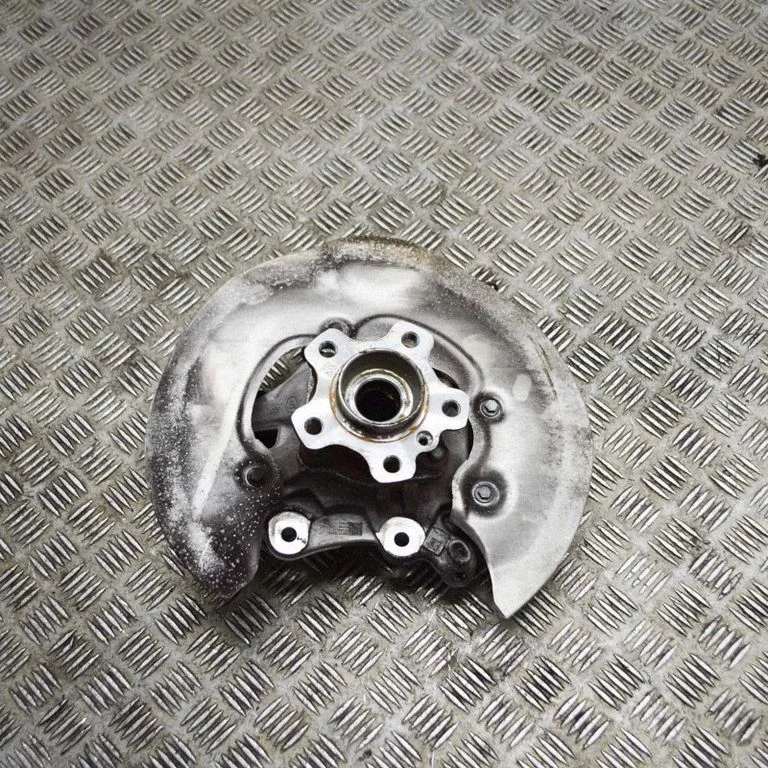 Rear wheel hub 6894815