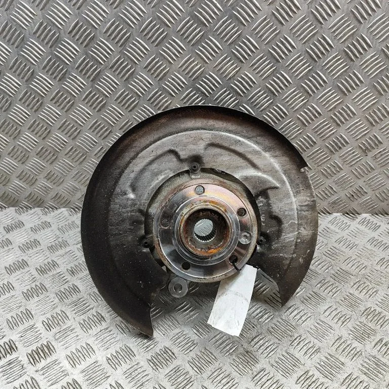 Rear wheel hub M8E25A968AD