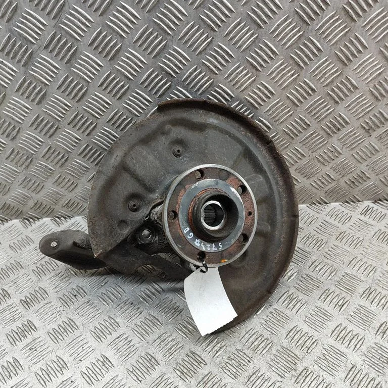 Aizmugurējā rumba 8V0598625C